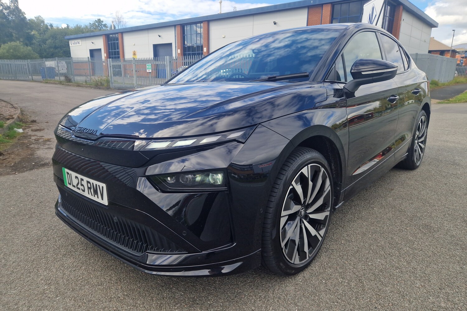 Used Skoda Enyaq 2025 for sale - 76680654: Photo 19