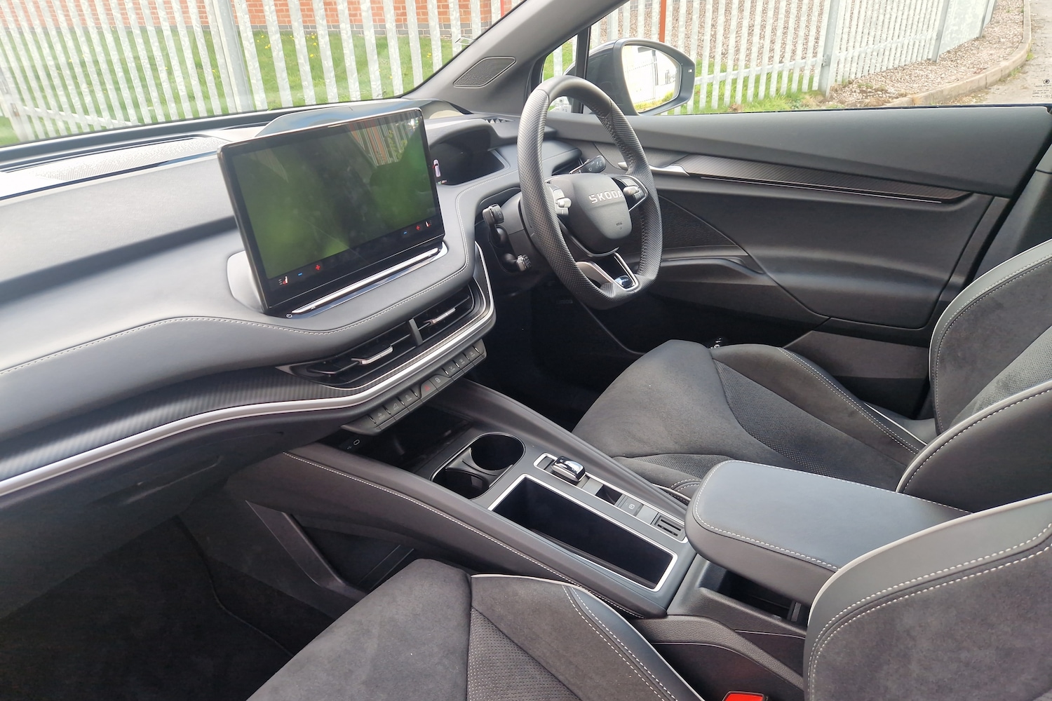 Used Skoda Enyaq 2025 for sale - 76680654: Photo 2