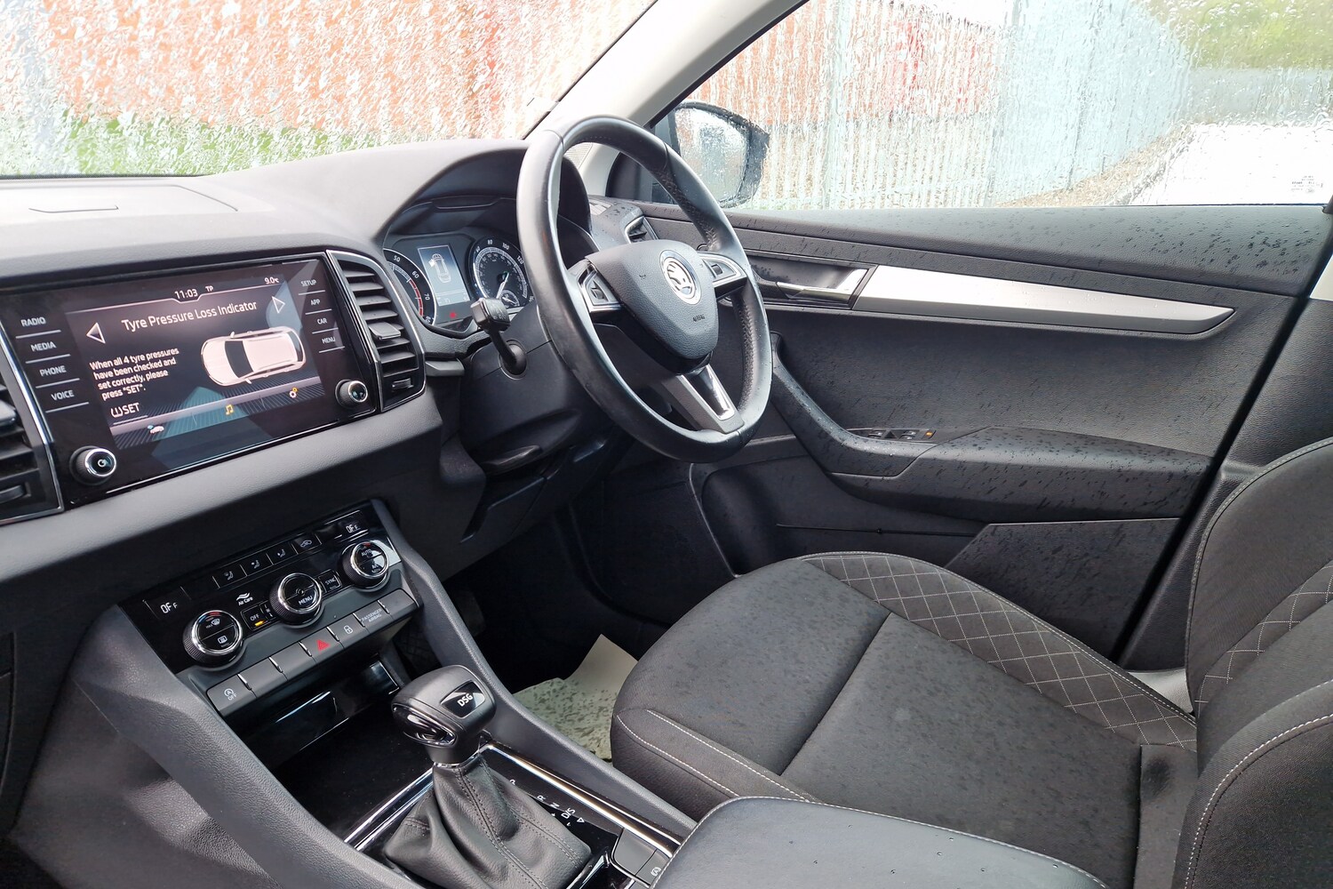 Used Skoda Karoq 2020 for sale - 78190187: Photo 2