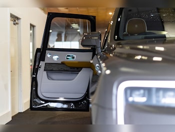 Used Rolls-Royce Cullinan 2024 for sale - 79582295: Photo