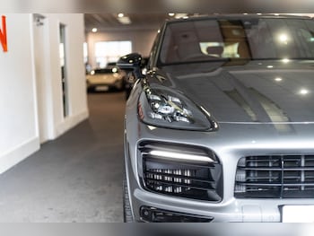 Used Porsche Cayenne 2022 for sale - 79582238: Photo