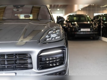 Used Porsche Cayenne 2022 for sale - 79582238: Photo