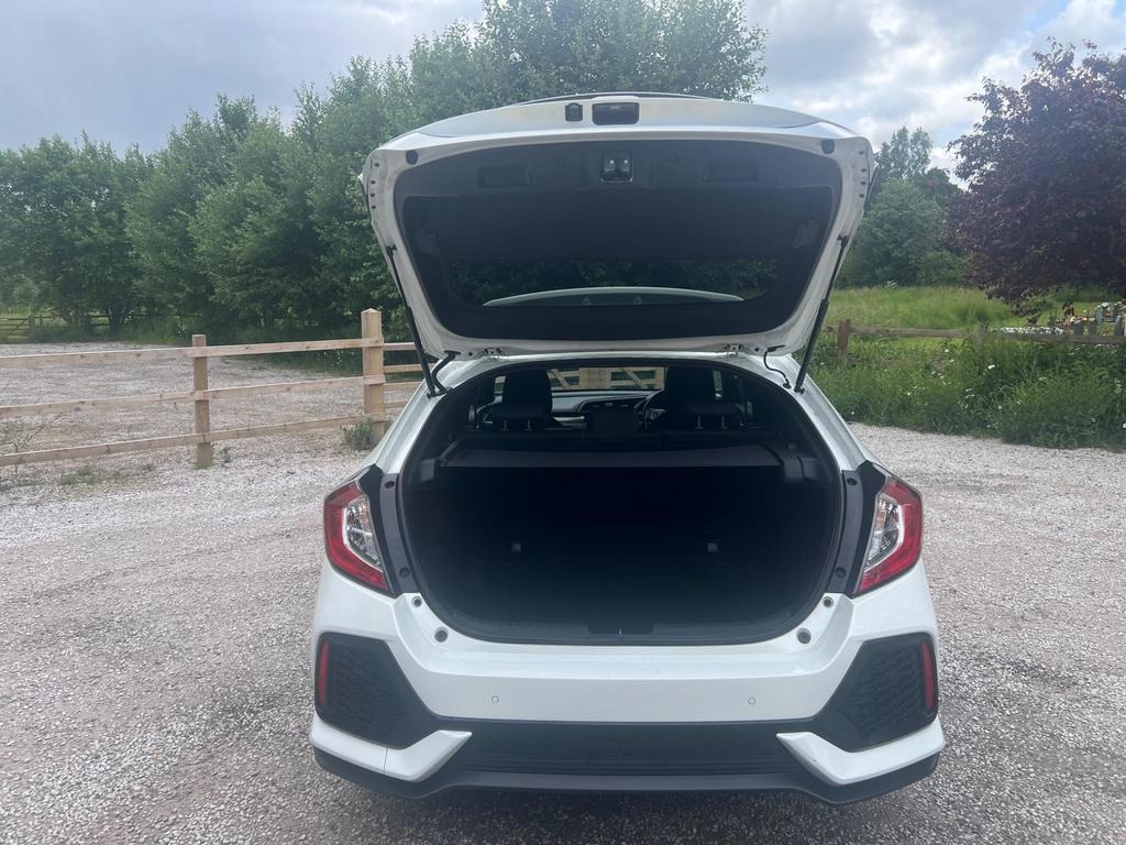 Used Honda Civic 2018 for sale - 78127271: Photo 9