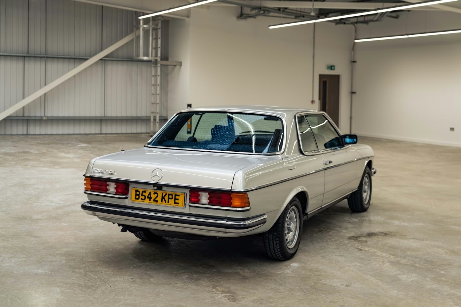 Used Mercedes-Benz C Class 1984 for sale - 78095508: Photo 4