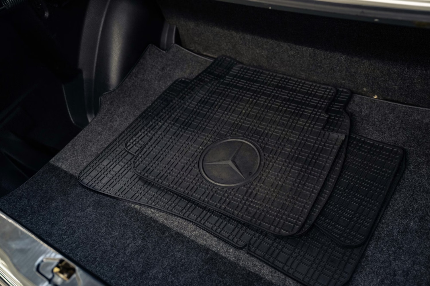 Used Mercedes-Benz C Class 1984 for sale - 78095508: Photo 7