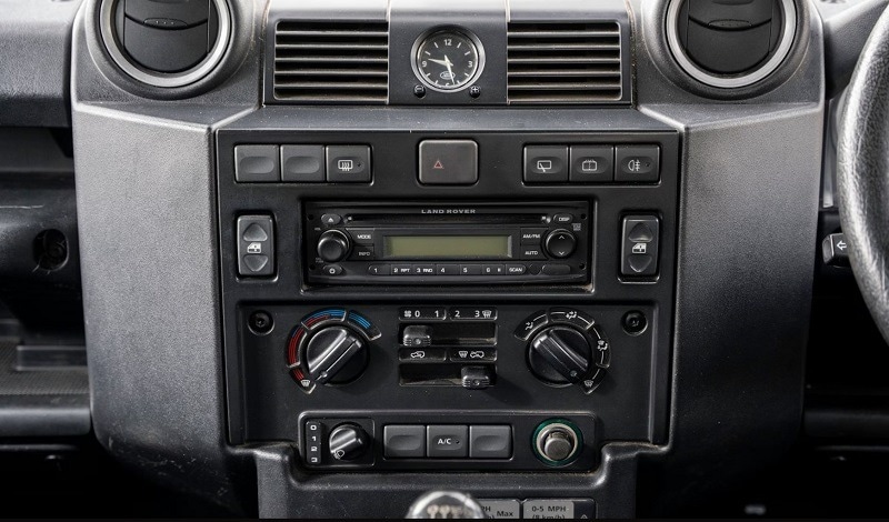 Used Land Rover Defender 2010 for sale - 78108392: Photo 11