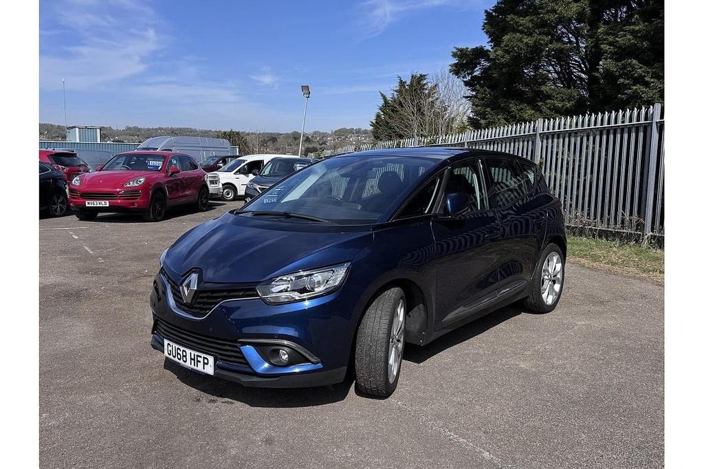 Used Renault Scenic 2018 for sale - 78127259: Photo 2