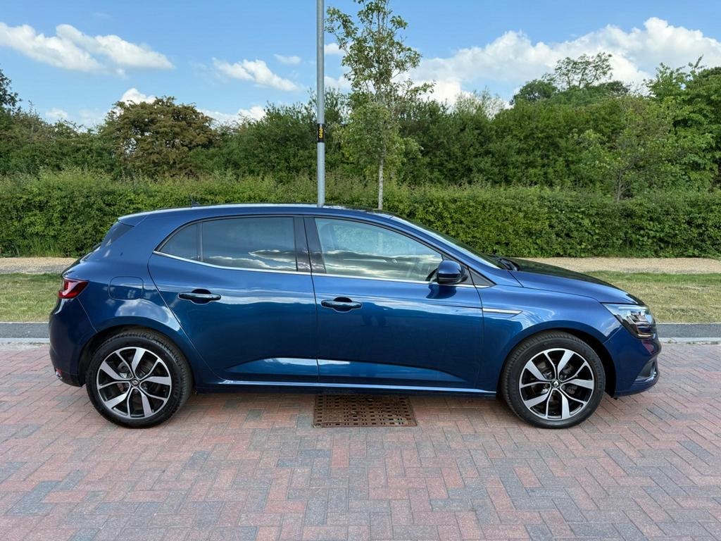 Used Renault Megane 2018 for sale - 78127261: Photo 2