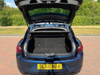 Used Renault Megane 2018 for sale - 78127261: Photo