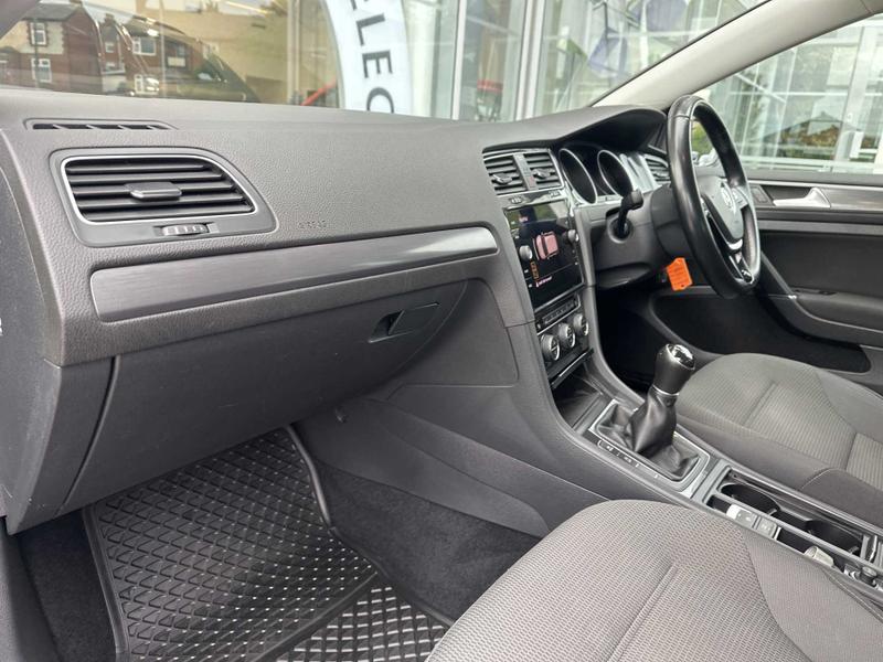 Used Volkswagen Golf 2020 for sale - 76097204: Photo 8