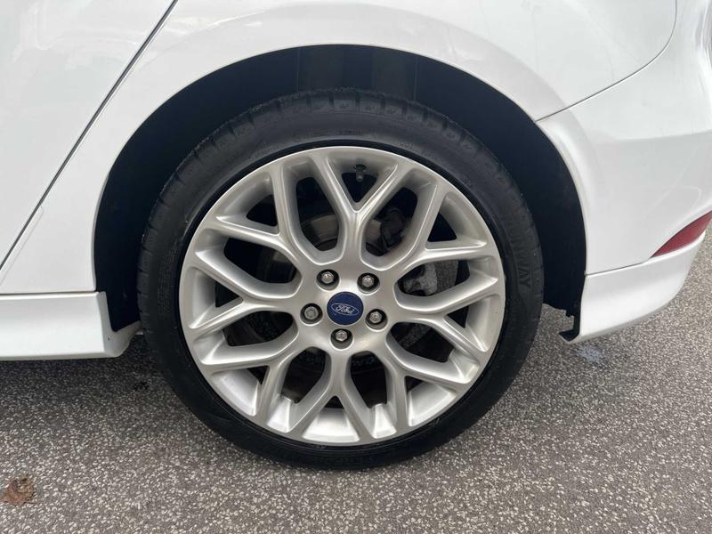Used Ford Focus 2015 for sale - 76355683: Photo 12