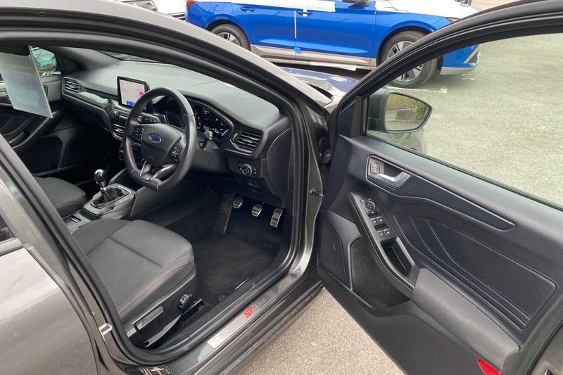 Used Ford Focus 2020 for sale - 76452856: Photo 17