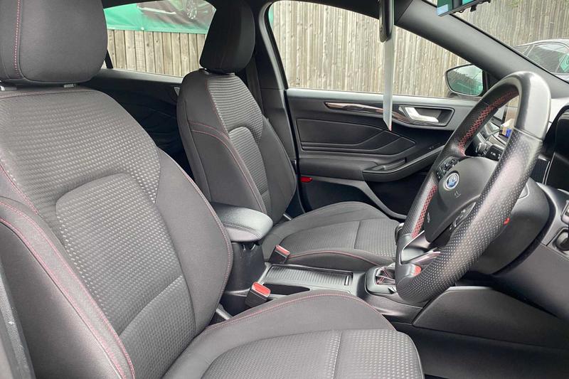 Used Ford Focus 2020 for sale - 76452856: Photo 19