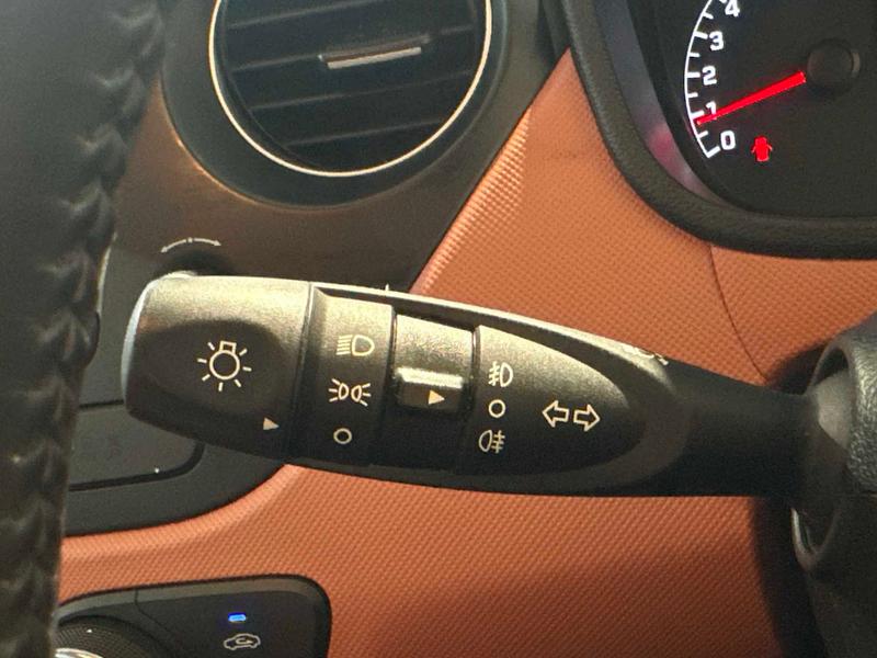 Used Hyundai i10 2015 for sale - 76574516: Photo 34