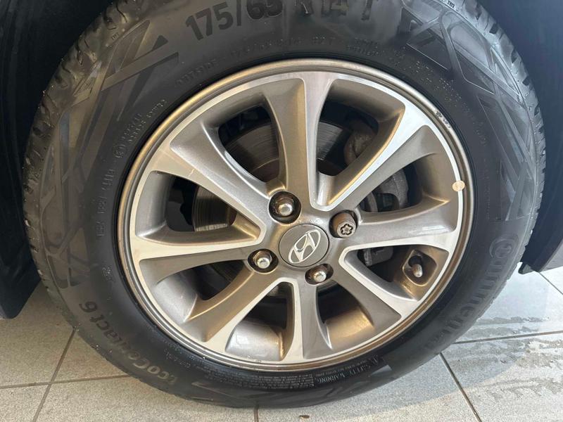 Used Hyundai i10 2015 for sale - 76574516: Photo 44