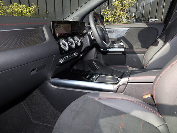 Used Mercedes-Benz EQA 2024 for sale - 74309106: Photo 2