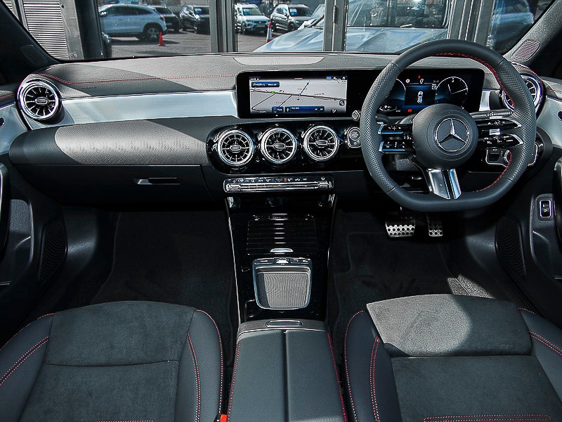 Used Mercedes-Benz CLA 2024 for sale - 76548760: Photo 2