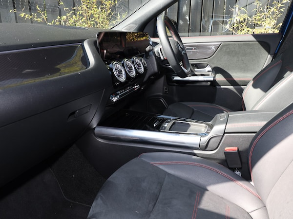 Used Mercedes-Benz GLA 2024 for sale - 74309251: Photo 2