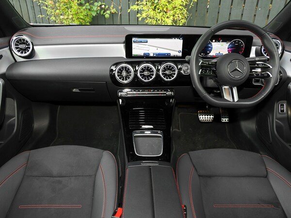 Used Mercedes-Benz CLA 2024 for sale - 76213179: Photo 2
