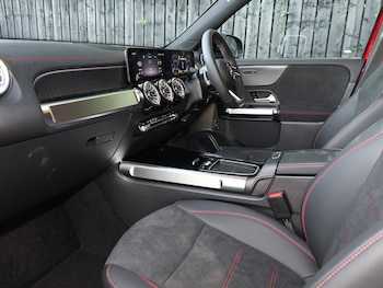 Used Mercedes-Benz EQB 2025 for sale - 76135309: Photo 4