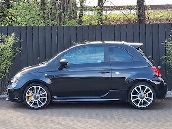 Used Abarth 695 2023 for sale - 78146947: Photo