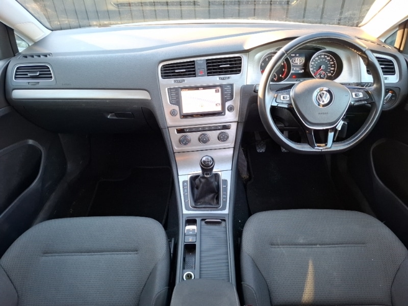 Used Volkswagen Golf 2016 for sale - 77168961: Photo 2