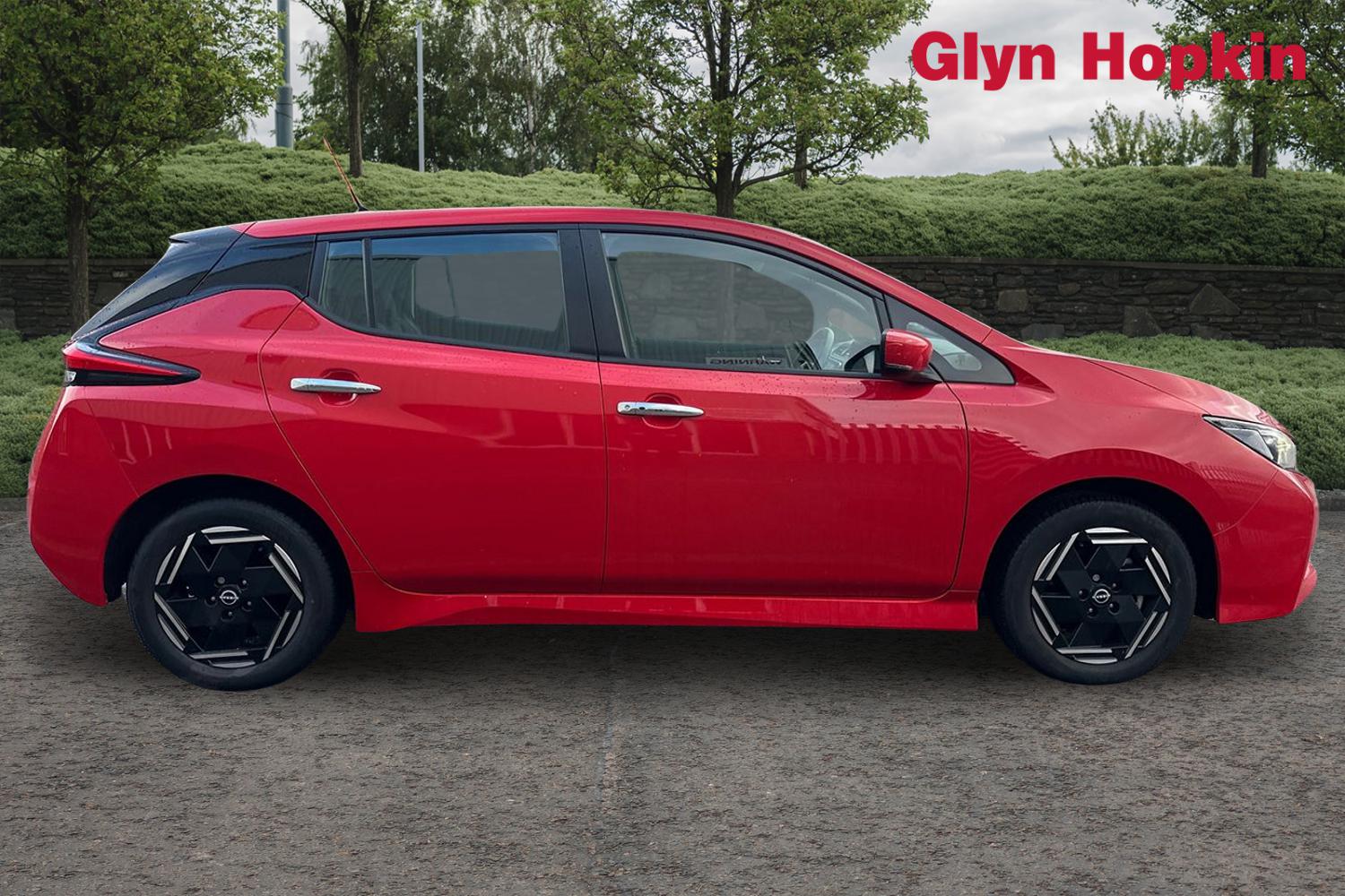 Used Nissan Leaf 2022 for sale - 76874615: Photo 2