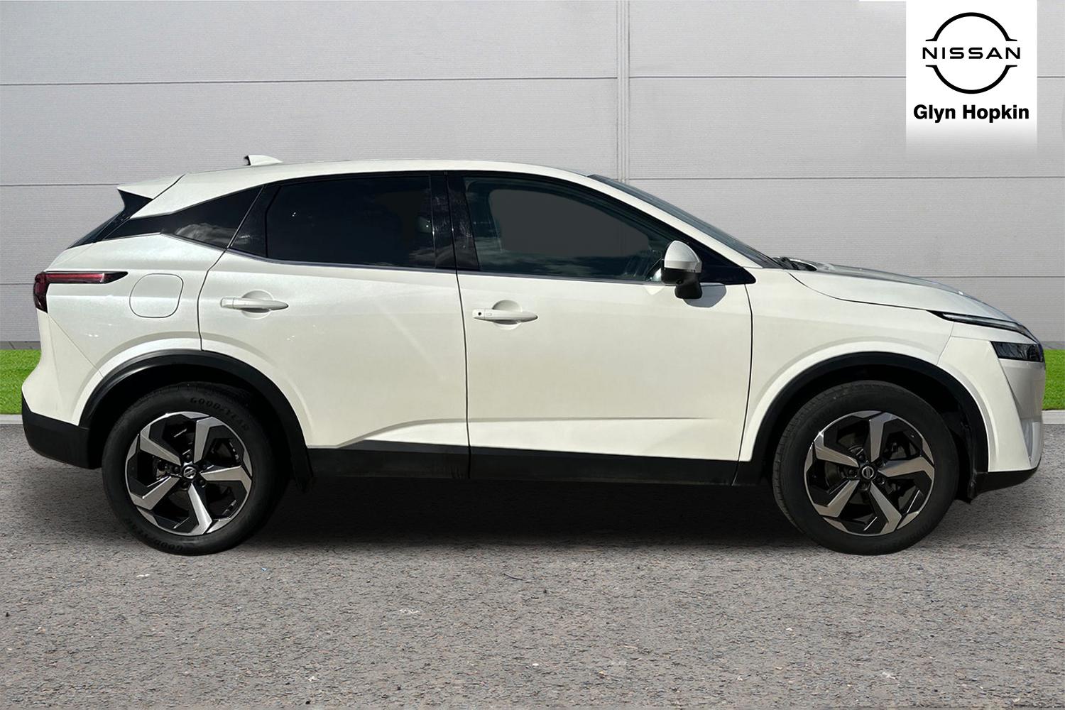 Used Nissan Qashqai 2022 for sale - 76870754: Photo 2
