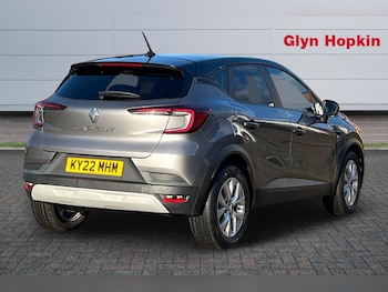 Used Renault Captur 2022 for sale - 77988413: Photo