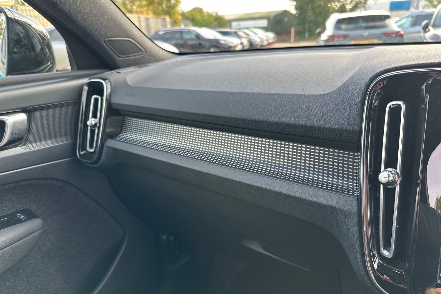 Used Volvo XC40 2022 for sale - 76112213: Photo 25