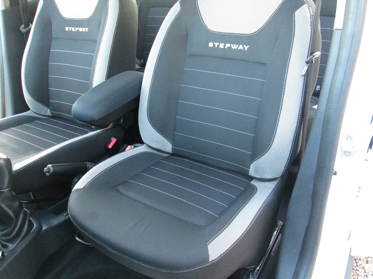 Used Dacia Sandero Stepway 2017 for sale - 77771534: Photo 12