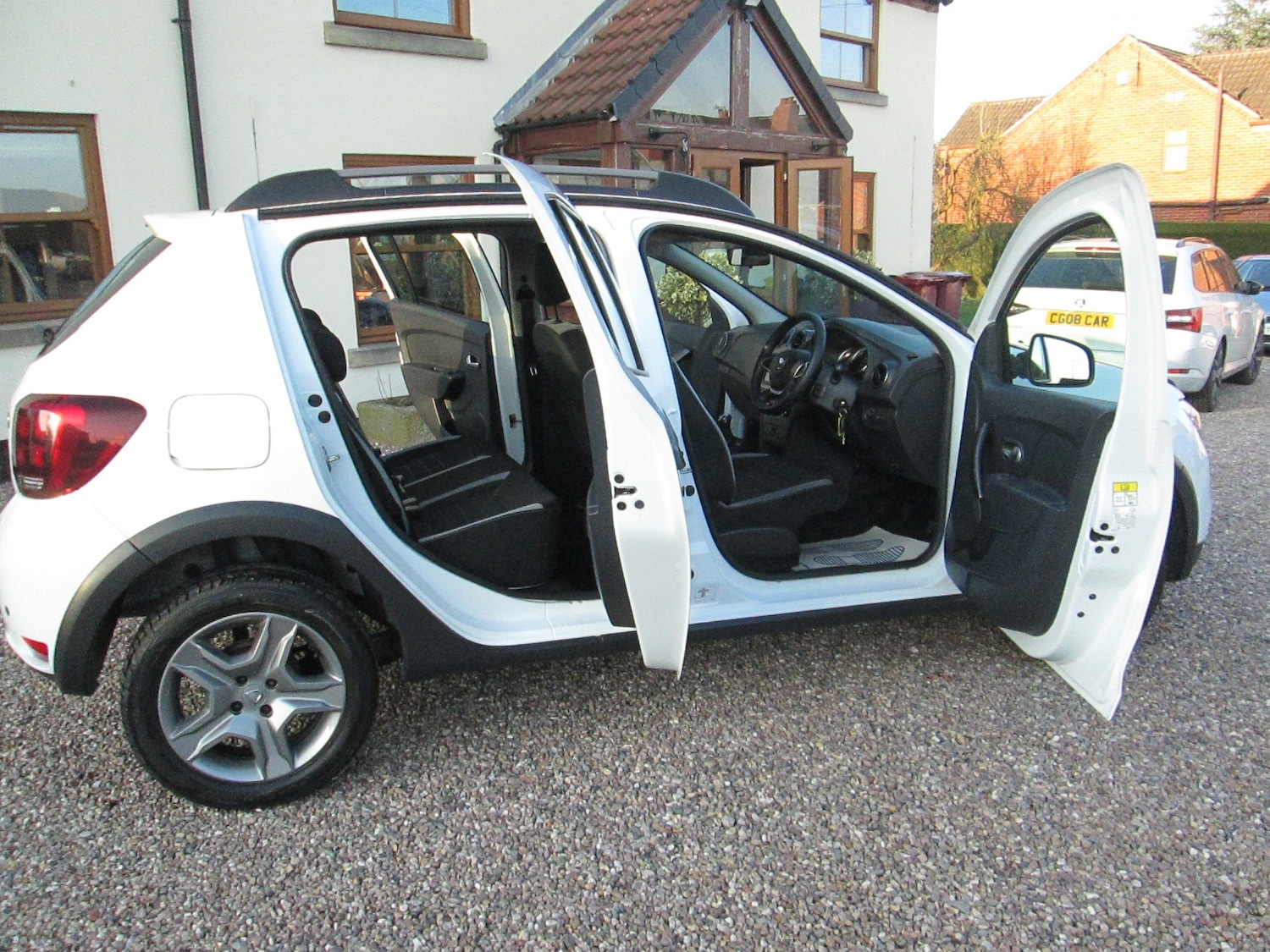 Used Dacia Sandero Stepway 2017 for sale - 77771534: Photo 15