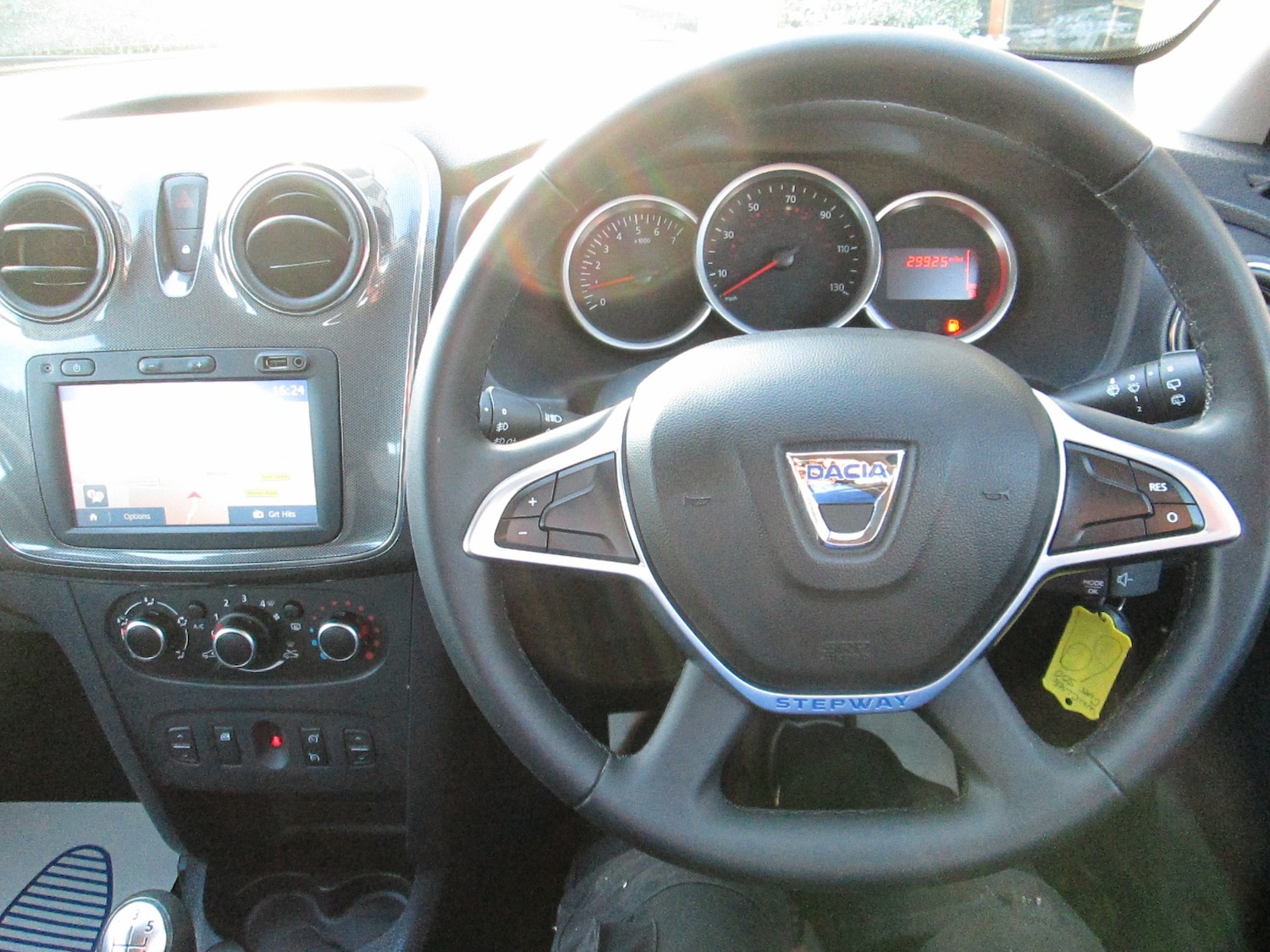 Used Dacia Sandero Stepway 2017 for sale - 77771534: Photo 18