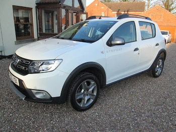 Used Dacia Sandero Stepway 2017 for sale - 77771534: Photo