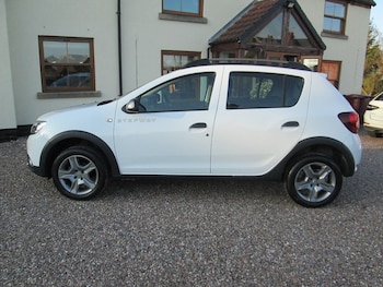 Used Dacia Sandero Stepway 2017 for sale - 77771534: Photo
