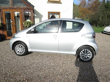 Used Toyota AYGO 2010 for sale - 76488435: Photo