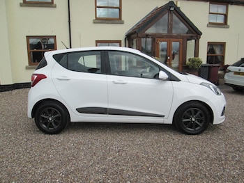 Used Hyundai i10 2015 for sale - 77674577: Photo