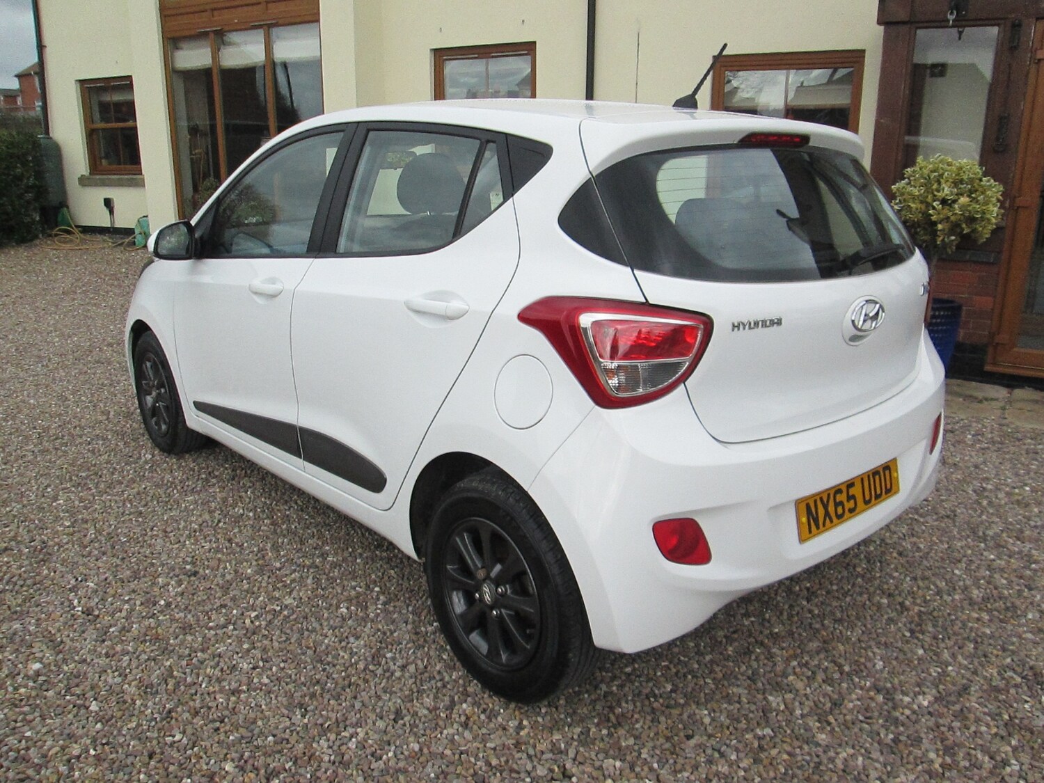 Used Hyundai i10 2015 for sale - 77674577: Photo 6