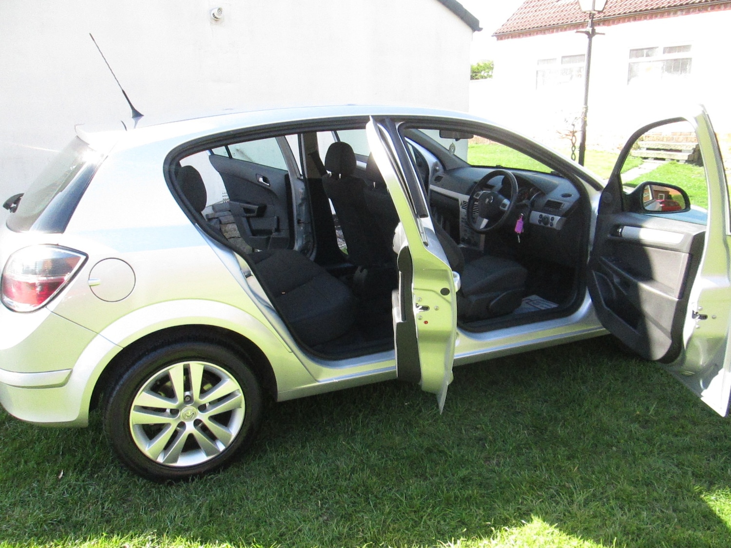 Used Vauxhall Astra 2010 for sale - 78172909: Photo 16