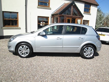 Used Vauxhall Astra 2010 for sale - 78172909: Photo