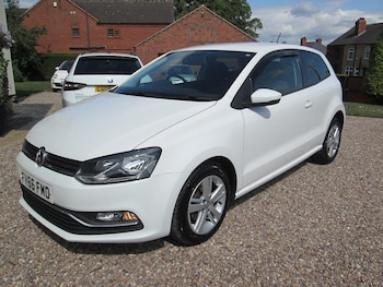 Used Volkswagen Polo 2016 for sale - 75409368: Photo