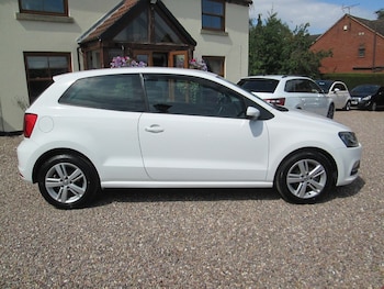Used Volkswagen Polo 2016 for sale - 75409368: Photo