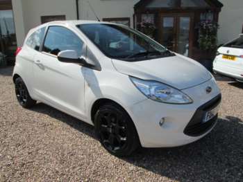 2016 (16) - 1.2 Zetec White Edition 3dr