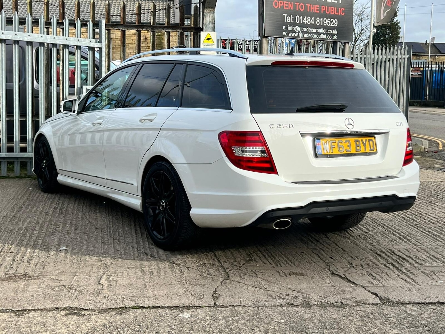 Used Mercedes-Benz C Class 2013 for sale - 77582430: Photo 11