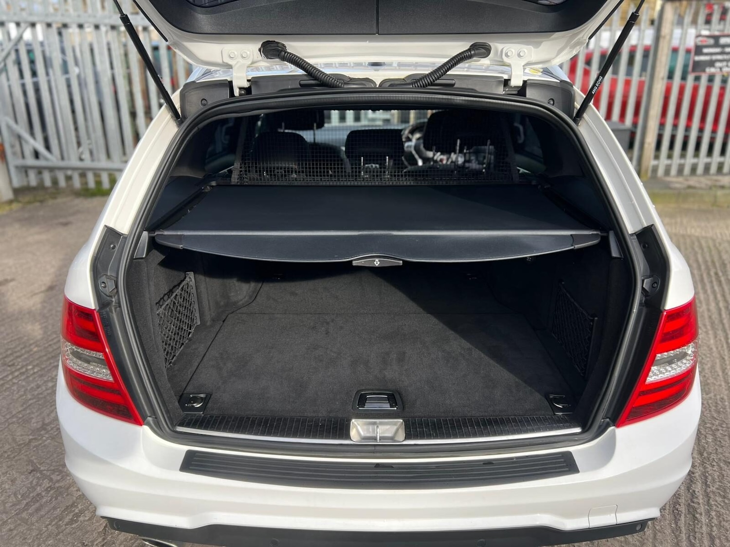 Used Mercedes-Benz C Class 2013 for sale - 77582430: Photo 23