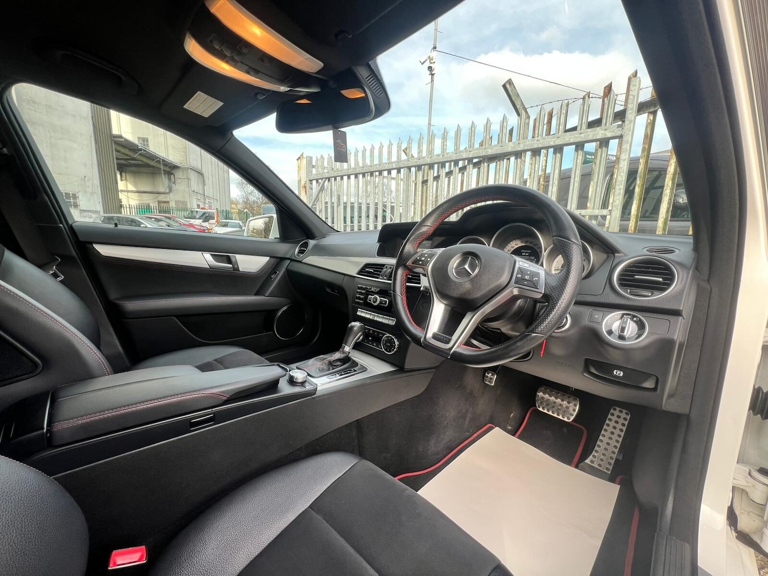 Used Mercedes-Benz C Class 2013 for sale - 77582430: Photo 35