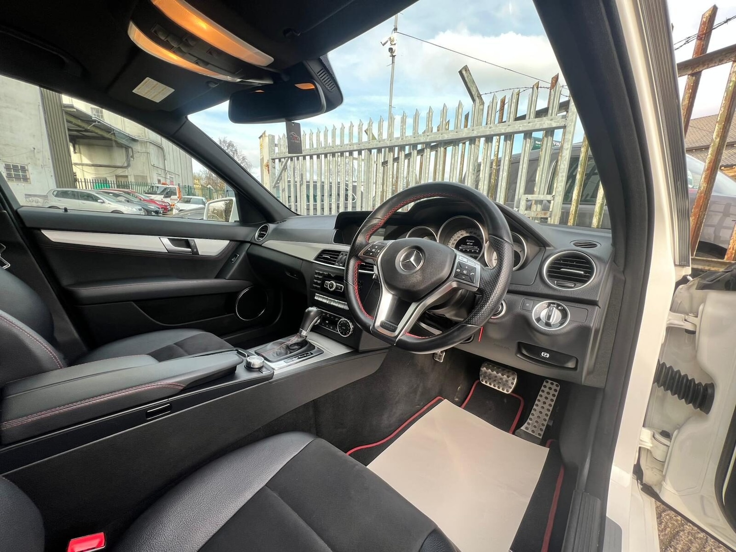 Used Mercedes-Benz C Class 2013 for sale - 77582430: Photo 36