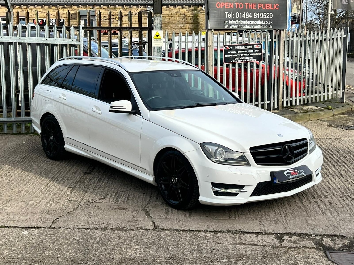 Used Mercedes-Benz C Class 2013 for sale - 77582430: Photo 5