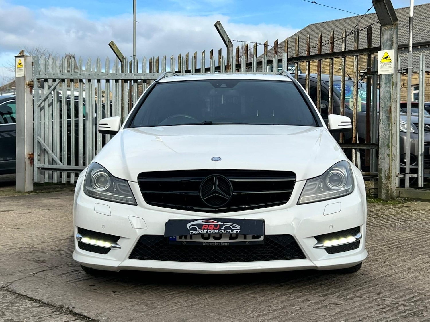 Used Mercedes-Benz C Class 2013 for sale - 77582430: Photo 7