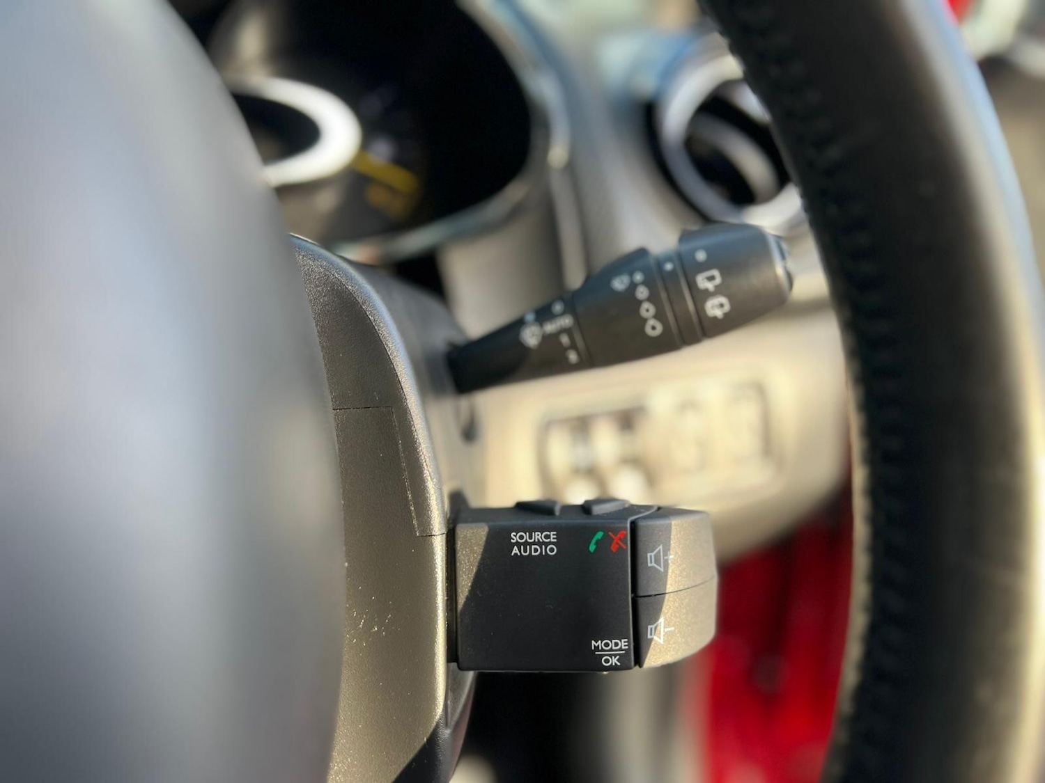 Used Renault Clio 2014 for sale - 76994462: Photo 44